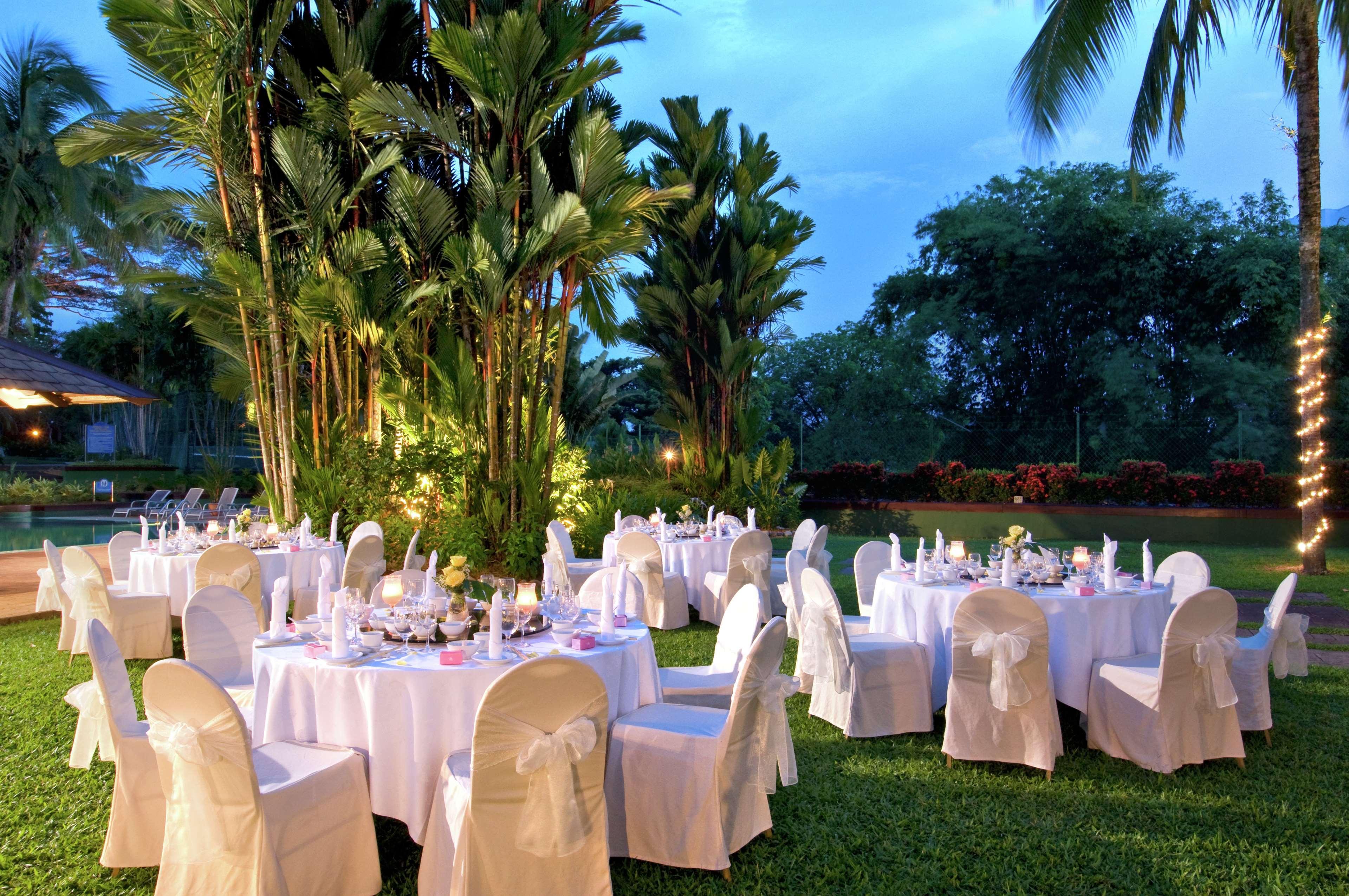 Hilton Kuching Hotel Restaurant photo
